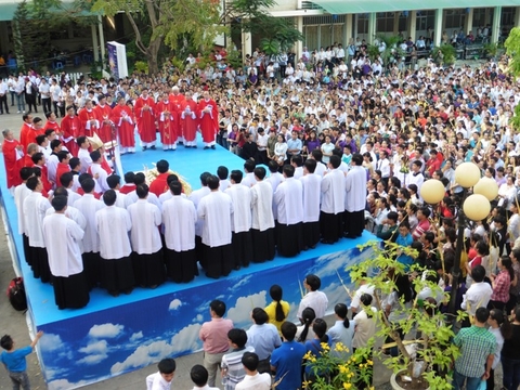 Đồng phục công giáo 