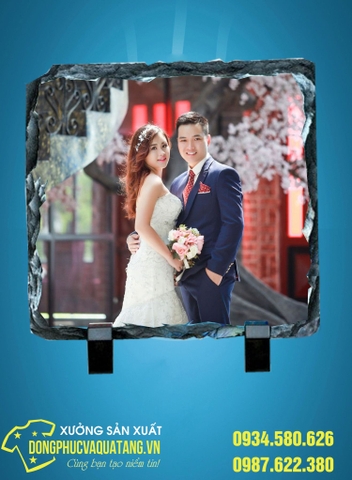 in hình lên đá/quà tặng đám cưới
