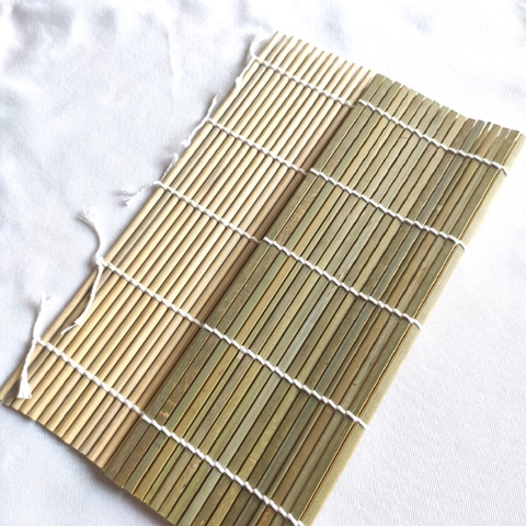 Mành tre quấn Sushi loại lớn 30cm