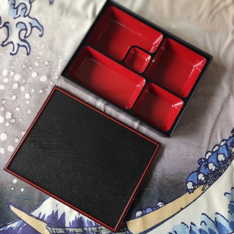 Bento nhà hàng Nhật nắp vân gỗ 5 ngăn 27x21