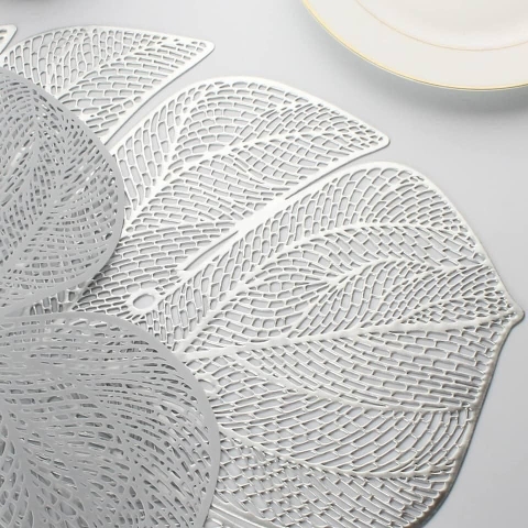 SPECIAL Tấm lót bàn ăn hình chiếc là kích thước 35x45cm màu bạc 7247B