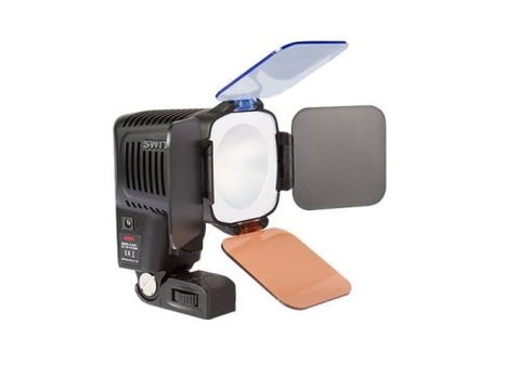 Đèn LED COB SWIT S-2041 gắn trên máy ảnh
