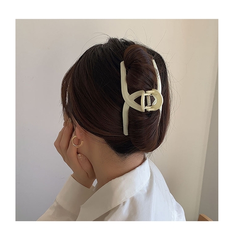 Kẹp Tóc Dạng Quặp Màu Trà Sữa 16 Răng WINA | Tóc Giả Wina