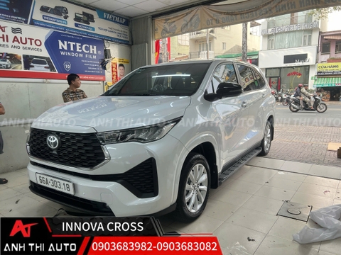 BỆ BƯỚC CHÂN THEO XE TOYOTA INNOVA CROSS