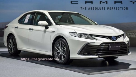 Toyota Camry 2022 chuẩn bị ra mắt tại Việt Nam bổ sung thêm bản Hybrid.!