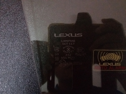 Kính cánh cửa trước Lexus LX570 chính hãng - 6810160491