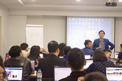 Nguyễn Hữu Lam - Người thầy cho đi quên mình