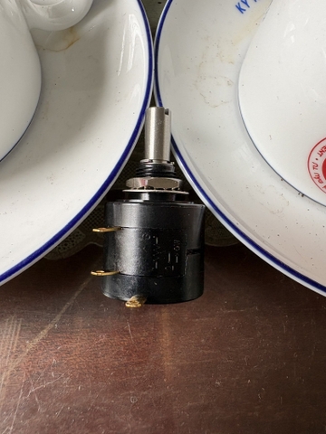 Biến trở Sakae 22HP-10 2Kohm