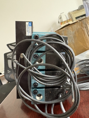 Van điện từ MAC 811C-PP-611BA-155(4 van)