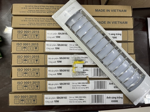 Bóng đèn và máng SDLD8102