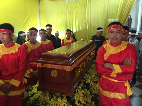 Đội khiêng linh cữu