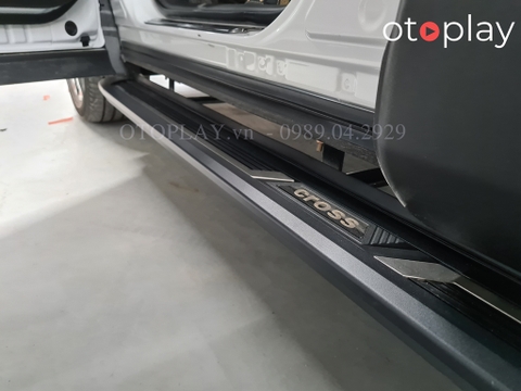 Bậc bước chân Toyota Cross