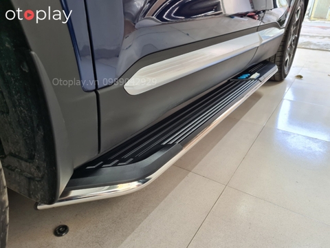 Bậc bước chân Hyundai Santafe 2022