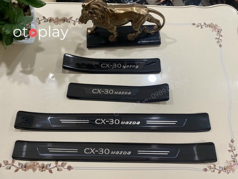 Nẹp bước chân Mazda CX30