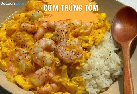 Cơm trứng tôm làm theo cách này mới đẹp và chuẩn vị như nhà hàng
