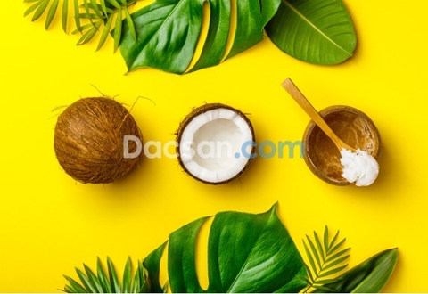 Hết Ngay Khô Môi, Nứt Môi Trong Một Đêm Với Dầu Dừa Ép Lạnh