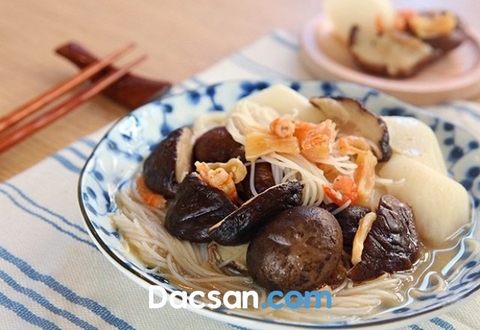 GIẢM CÂN MÀ VẪN NGON MIỆNG VỚI MÓN MÌ GẠO NẤU TÔM KHÔ