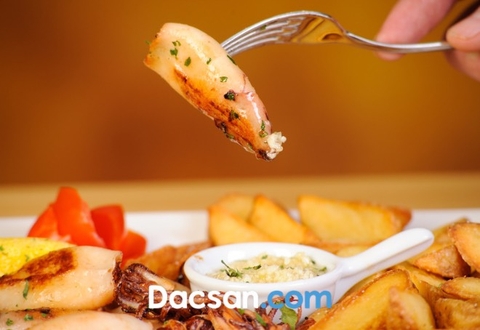 Hướng dẫn chế biến mực một nắng nướng sa tế bằng nồi chiên không dầu