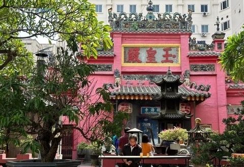 Chùa Ngọc Hoàng – Chốn cầu duyên, cầu con linh thiêng bậc nhất Sài Gòn