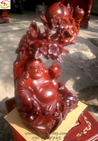 Phật Di Lặc ngồi gốc đào (Gỗ hương - PL322)
