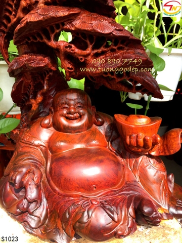 Phật Di Lặc gỗ hương ôm đá - S1023
