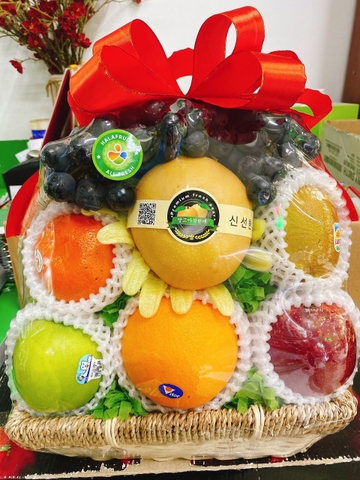 Giỏ hoa quả Hoàn Kiếm