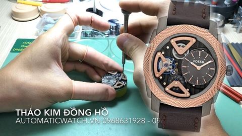 Đồng hồ fossil bị đứng máy và vỡ  kính