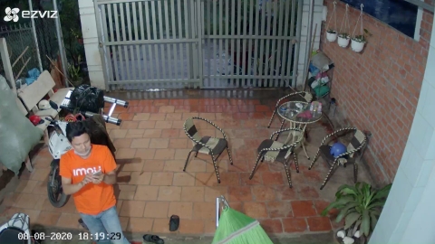 lap-dat-camera-wifi-ezviz-cho-gia-dinh-02