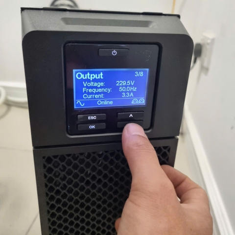 https://longphatups.vn/dich-vu-sua-chua-va-thay-the-acquy-bo-luu-dien-ups