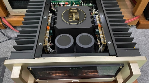 Power Accuphase P650