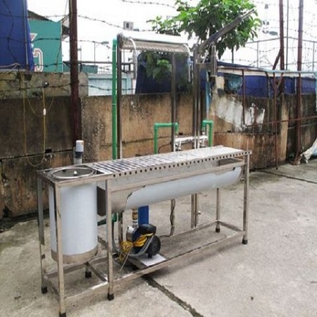 Bàn chiết rót diệt khuẩn đóng nắp bình nước 20 lít 5galon