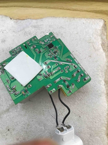 70% Hàng Sạc Macbook trôi nổi trên thị trường là fake