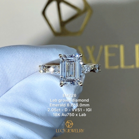 EM226 - Nhẫn cầu hôn, emerald cut, 2.0 carat - Lucy Jewelry