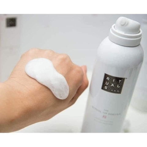 Sữa tắm trắng tạo bọt Ritual Of Sakura chiết xuất hoa anh đào và sữa gạo 200ml- Ý