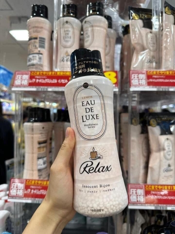 Viên xả vải Lenor Eau De Luxe hương nước hoa 520ml - Nhật