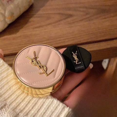 Cushion Yves Saint Laurent YSL Glow Pact Limited Tone B10 Trắng Sáng ( Vỏ Da Hồng) 12g- Pháp