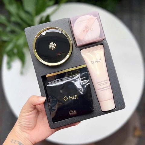 SET PHẤN NƯỚC OHUI ĐEN- ULTIMATE COVER CUSHION MOISTURE