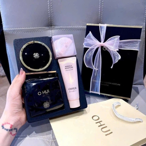 SET PHẤN NƯỚC OHUI ĐEN- ULTIMATE COVER CUSHION MOISTURE