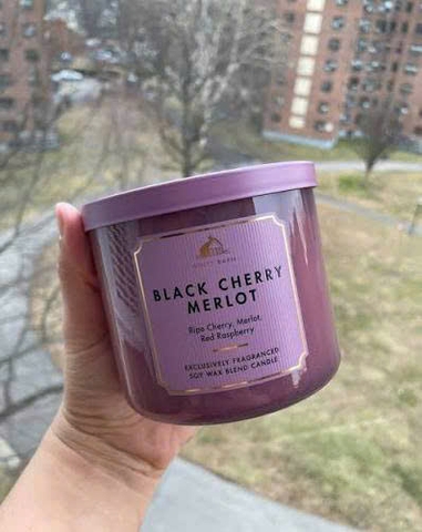 Nến thơm White Barn Black Cherry Merlot 3-Wick Candle – 411g