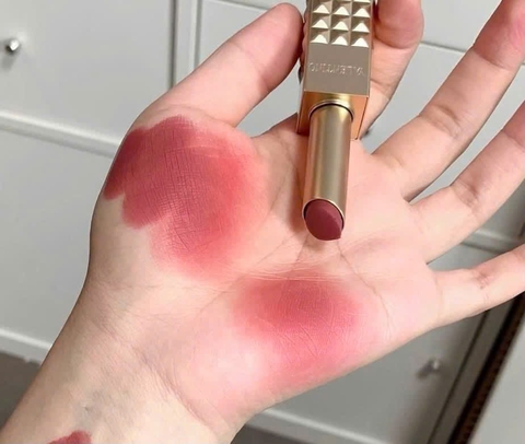 Son Valentino Spike Buttery Matte Lip Color 134R Couture In The Streets - Màu Hồng Đất