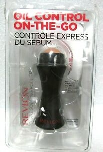 Lăn hút dầu Revlon Volcanic Stone Facial Roller