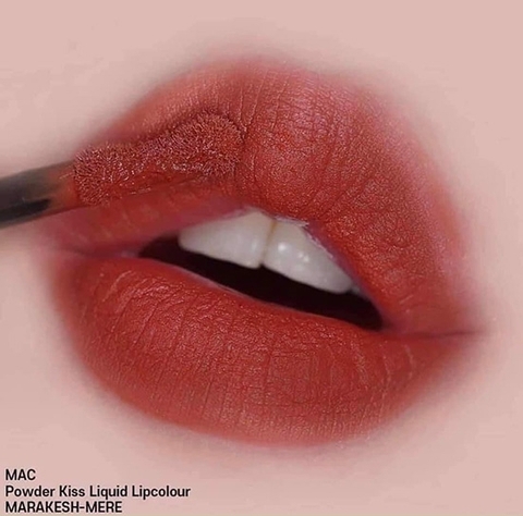 Son kem lì Mac Powder Kiss Liquid 982 Marrakesh-Mere 5ml đỏ nâu đất