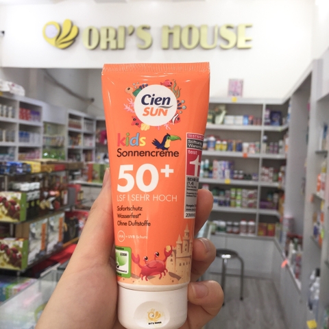 Kem chống nắng cho bé