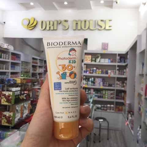 Kem chống nắng cho bé