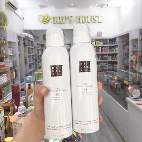 Sữa tắm trắng tạo bọt Ritual Of Sakura chiết xuất hoa anh đào và sữa gạo 200ml- Ý