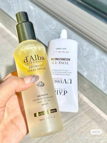 Serum dạng Xịt khoáng dưỡng ẩm, căng bóng da D'Alba White Truffle First Spray màu vàng 100ml- Hàn Quốc