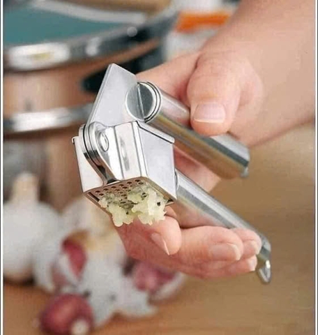 Kẹp ép tỏi WMF Profi Plus – Đức