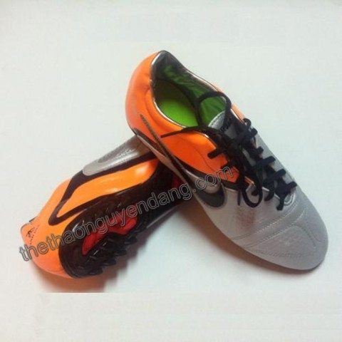 Giày đá bóng Nike CTR 360