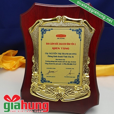 Bằng vinh danh gỗ