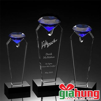 Cúp pha lê kim cương xanh 044